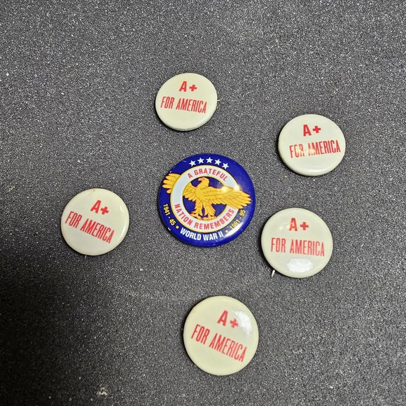 Vintage Lot Of Pins Buttons Pin Acks A Greatful Nation Remembers America see pic - Picture 1 of 5